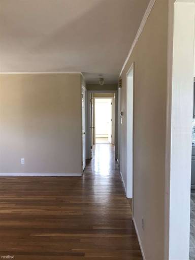 Main picture of 221 Clement Ave