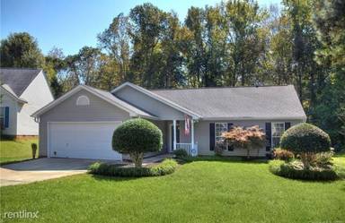 Main picture of 220 Maywood Path