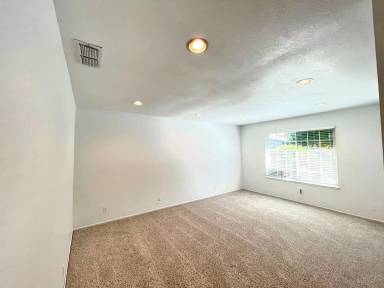 Main picture of 2887 Camarillo Dr