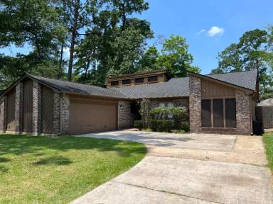 Main picture of 2903 Woodland Grove Dr