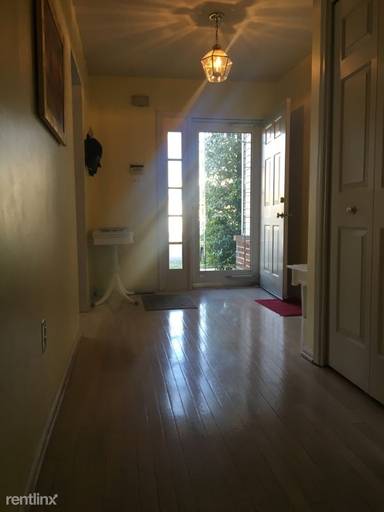 Main picture of 402 Truman Ct