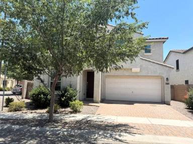 Main picture of 3151 E Franklin Ave