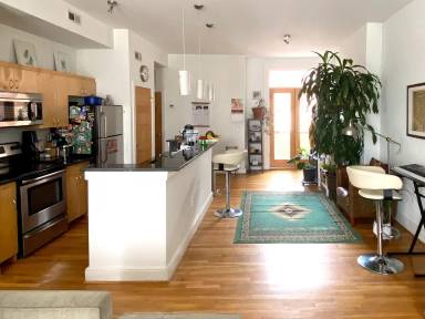 Main picture of 21 W Marshall St