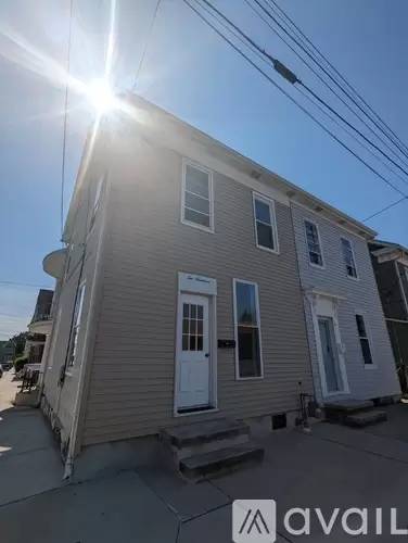 Main picture of 200 N Franklin St