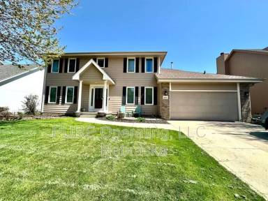 Main picture of 4909 N 142nd St