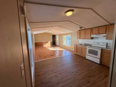 Main picture of 10 Greeley St
