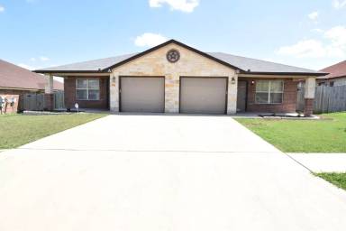 Main picture of 901A Yi Dr