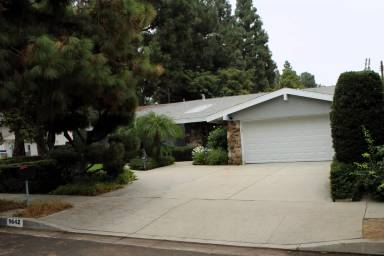 Main picture of 9642 Yolanda Ave