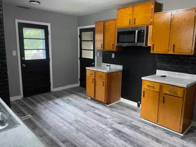 Main picture of 3700 Vanguard Dr