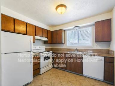 Main picture of 3221 S Regal St