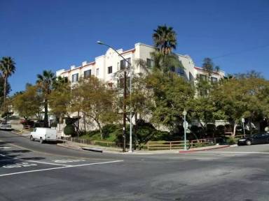 Main picture of 2781 Broadway