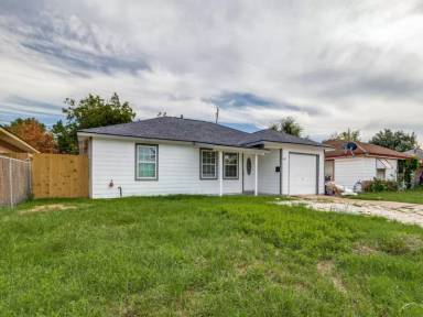 Main picture of 411 Gober St