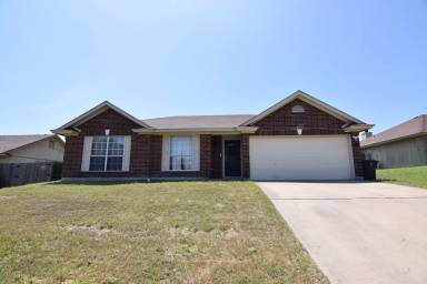 Main picture of 5102 Glenoak Dr