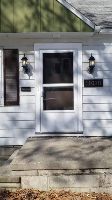 Main picture of 11018 Peony Ave