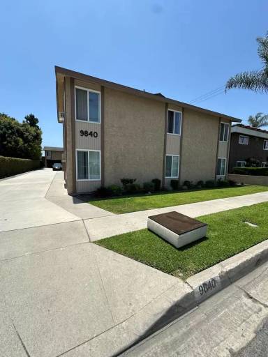 Main picture of 9840 Cedar St