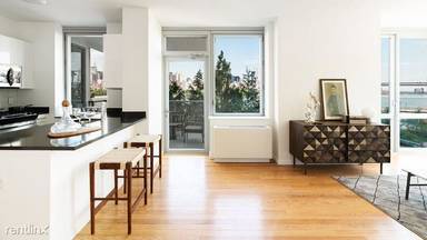 Main picture of 4540 Center Blvd Apartments