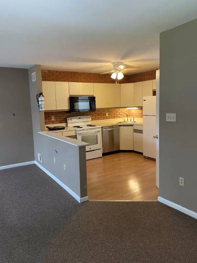 Main picture of 144 Pickwick Pl
