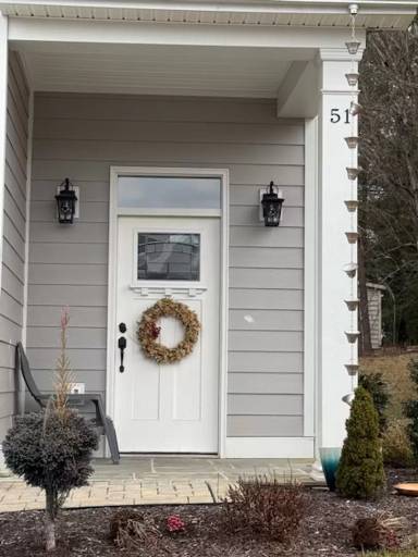 Main picture of 51 Chamberlain Loop