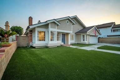 Main picture of 405 Calle Macho