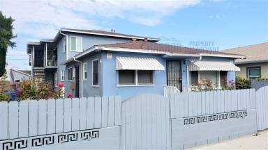 Main picture of 2006 S Grand Ave