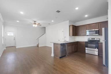 Main picture of 10303 Candlewood Way