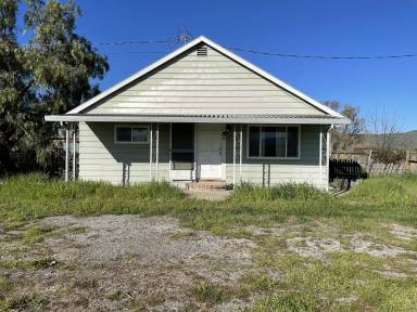 Main picture of 1580 Shore Rd