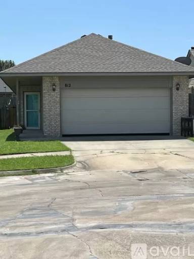 Main picture of 812 NE 17th Ct