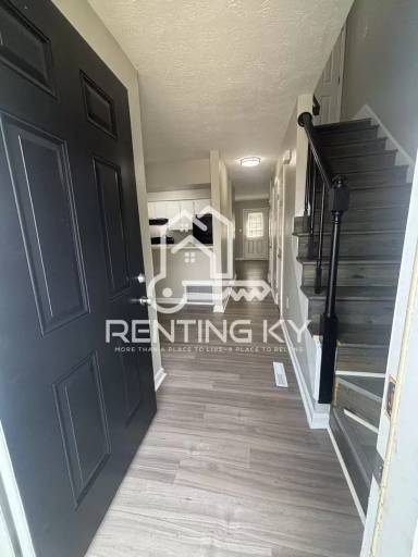 Main picture of 104 Strawberry Ln