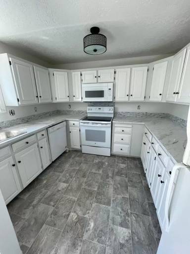 Main picture of 10127 W Eshelman St