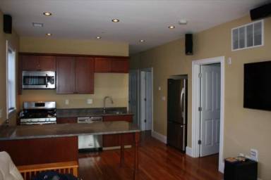 Main picture of 21 Saint Lukes Rd
