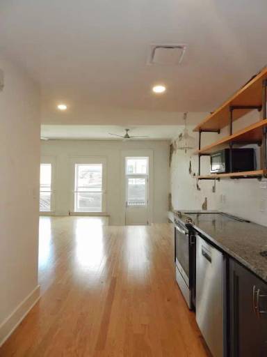 Main picture of 114 S Central St