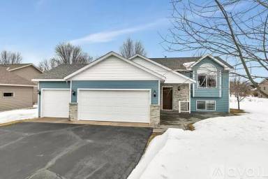 Main picture of 328 7th Ave S
