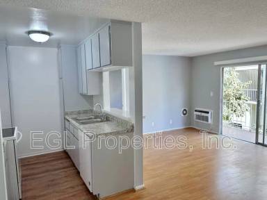 Main picture of 400 S Kingsley Dr Apartments