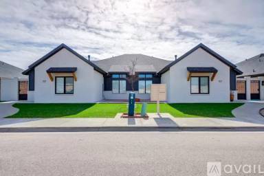 Main picture of 4843 110th St