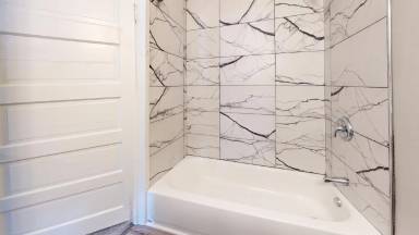 Main picture of 4112 Clybourne Ave