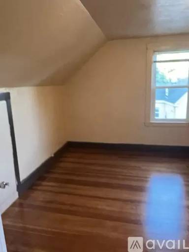 Main picture of 143 Poplar St
