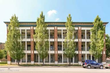 Main picture of 900 S 5th St