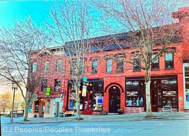 Main picture of 907 Harris Ave