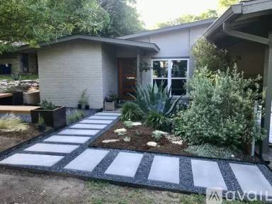 Main picture of 3312 S Oak Dr