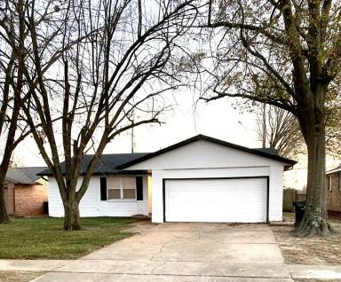 Main picture of 1509 W Vandalia St