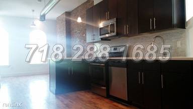 Main picture of 792 Madison St