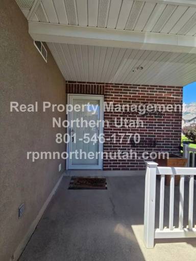 Main picture of 152 W 2525 N