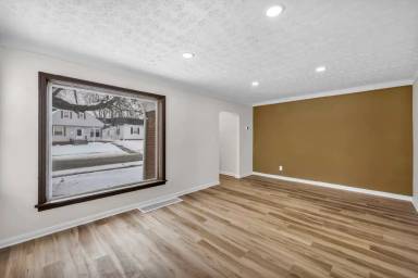 Main picture of 5202 Tuxedo Ave