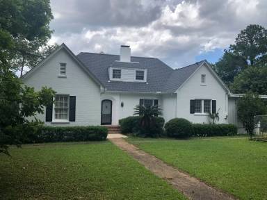 Main picture of 1614 S Meridian St