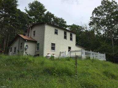 Main picture of 243 Oakland Valley Rd