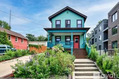 Main picture of 825 Williamson St