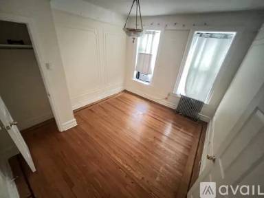 Main picture of 2049 E 17th St