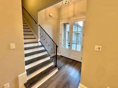 Main picture of 566 Tucker View Dr