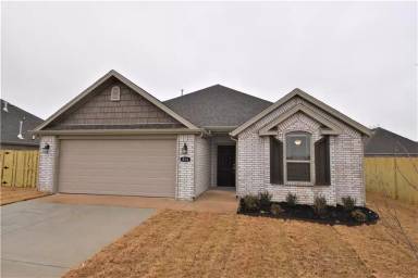 Main picture of 560 Magnolia Ln