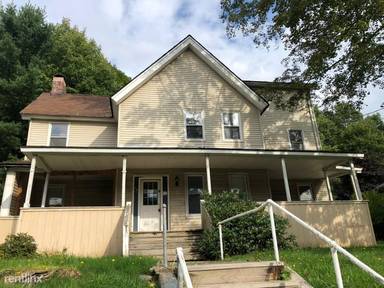 Main picture of 395 N Main St